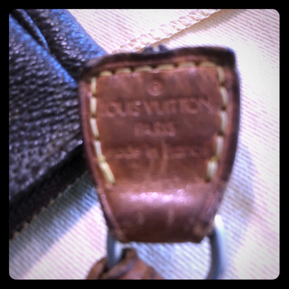 Louis Vuitton Pouchette